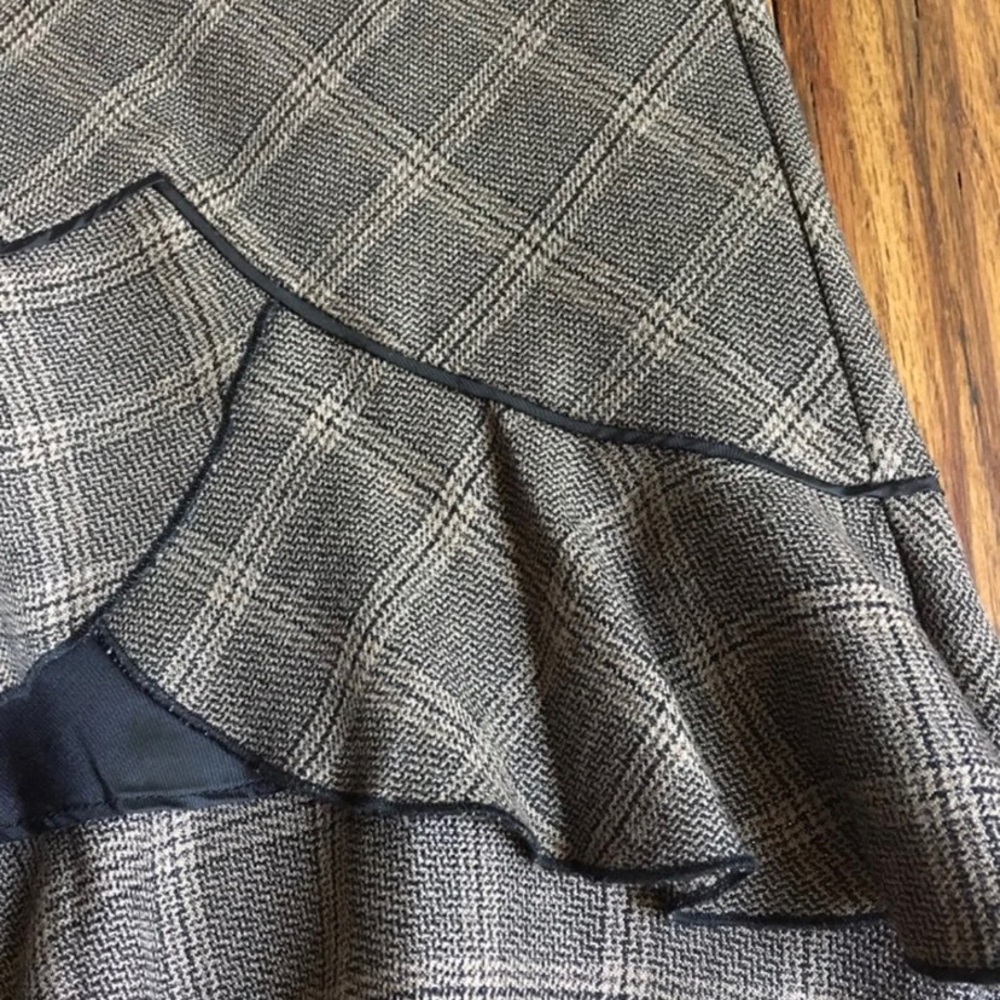 WHBM Asymmetrical Ruffle Skirt Size 2 - Picture 2 of 5